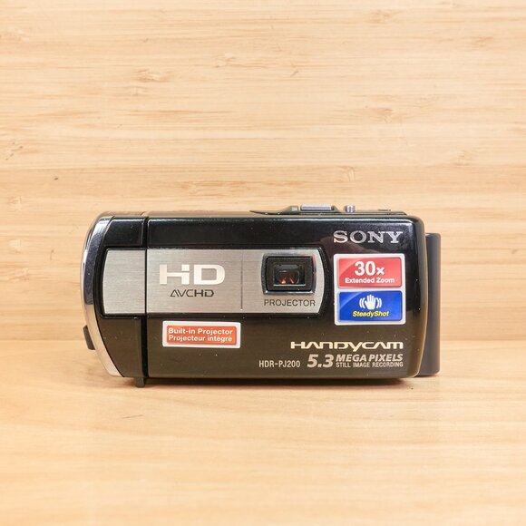 Sony HDR-PJ200 / HD Handycam Camcorder / Built-in Projector / Carl Zeiss Lens - Picture 4 of 10
